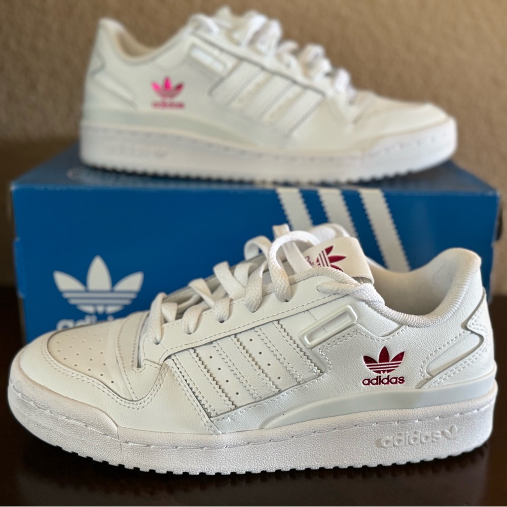 Adidas women’s forum low size 7.5. Worn 1 time. White,hot pink.